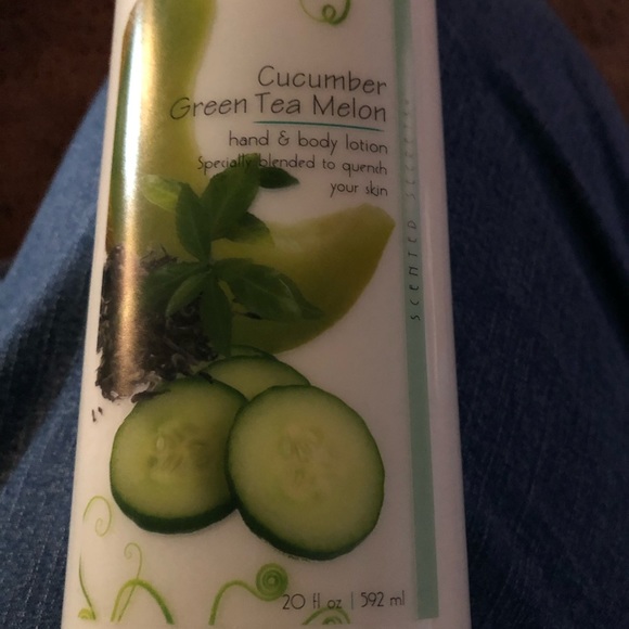 NWOT - - Hand & Body Lotion Cucumber Melon 20 Oz. - Picture 2 of 4